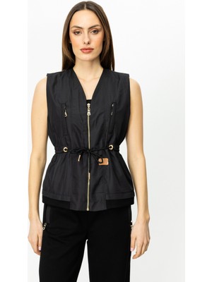 On Kadın Kolsuz Minimalist Fermuarlı Bel Büzgülü Yelek