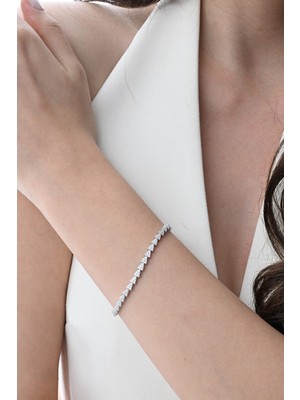 Söğütlü Silver Gümüş Rodyumlu Zirkon Taşlı Modern Görünümlü Ardışık Üçgenler Bileklik SGTL12853RODAJ