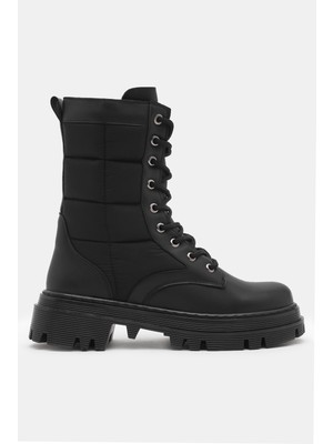 Tonny Black Kadın Siyah Cilt Termo Taban Nakışlı Karo Desenli Bağcıklı ve Fermuarlı Bot