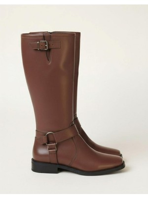 Emienza Çizi Vegan Deri Toka Detaylı Küt Burun Bayan Çizme