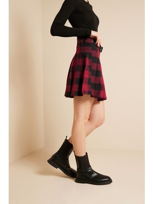 Nisan Triko Ekose Desenli Pileli Kısa Etek