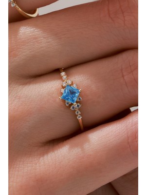 Oroline Kuyumculuk 8 Ayar Şık Tasarımlı Minimal Kadın Altın Yüzük