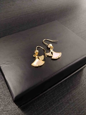 Generic 925 Ayar Gümüş Gold (Altın ) Renkli Zirkon Taşlı Balık Kuyruğu Detaylı Kadın Küpe -  Sedefli Model