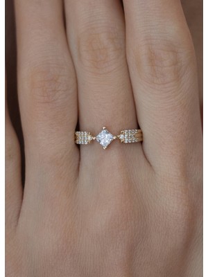 Oroline Kuyumculuk 8 Ayar Şık Kadın Altın Yüzük