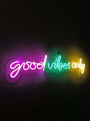 Good Vıbes Only Neon Yazı Dekoratif Tablo
