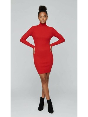Miss Poem Yarım Balıkçı Yaka Fitilli Basic Kadın Kırmızı Triko Elbise