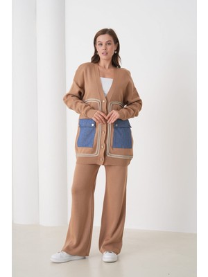 Newco Denim Cep Detaylı Düğmeli V Yaka Hırka ve Geniş Paça Pantolon Triko Takım