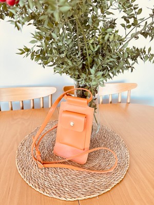 Groderi Vegan Deri Çapraz Telefon Çantası – Unisex Crossbody Phone Bag – Ayarlanabilir Askılı, El Işçiliği