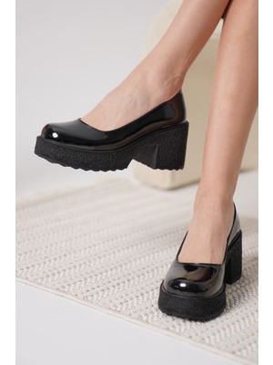 Roof Atelier Talya Siyah Rugan Kalın Topuklu Loafer Ayakkabı