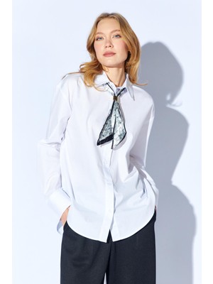 Tena Kadın Beyaz Kurdele Aksesuar Detaylı Poplin Gömlek