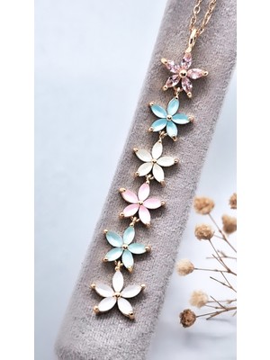 Serenity Sıralı Renkli Çiçek Figür Çelik Kolye