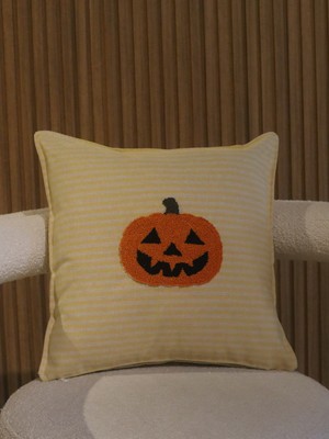 Arcosta Bal Kabağı Figürlü Punch Nakışlı Kırlent Kılıfı 45X45 cm - Çizgili Halloween Temalı Yastık Kılıfı