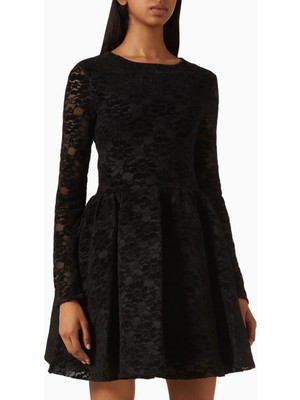 Maje Velvet Lace Royaldentel Kısa Pleated Dress, Siyah, Tanımlı Bel ve Şeffaf Kollu