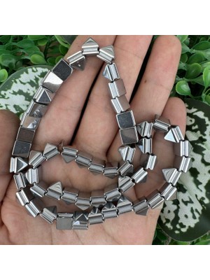 Piramit Makrome Gümüş Hematit Taşı 8X8MM