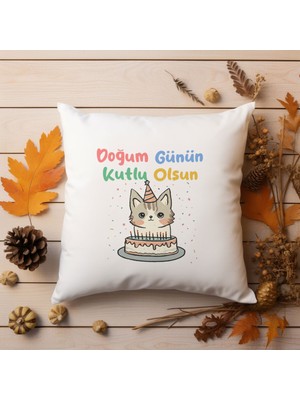 Qoeuyl Boutique Doğum Günün Kutlu Olsun Baskılı Eş Sevgili Arkadaş Hediyelik Elyaf Dolgulu Dekoratif Yastık
