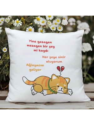 Qoeuyl Boutique Her Şeye Sinir Oluyorum Baskılı Komik Eğlenceli Hediyelik Elyaf Dolgulu Saten Dekoratif Yastık