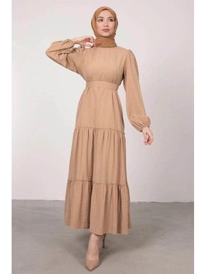 Tesettür Diyarı Kırışık Kumaş Detaylı Kuşaklı Tesettür Elbise -Taba