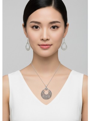 Vintage Retro Etnik Tarz Takı Seti: 3 Parça Gümüş Su Damlası Desenli Kolye-Küpe