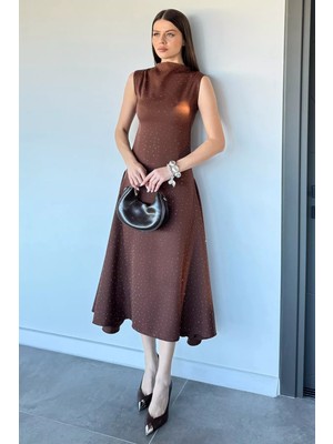 Gülseli Kadın Taşlı Sıfır Kol Kiloş Elbise P-00020087