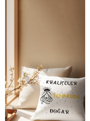 Qoeuyl Boutique Kraliçeler Bu Ayda Doğar Baskılı Eş, Sevgili, Arkadaşa Hediyelik Saten Mini Dekoratif Yastık