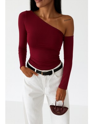 Cuyka Kadın Asimetrik Yaka Tek Omuz Uzun Kollu Sandy Kumaş Bluz -