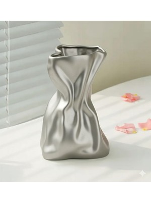 Rakaymu Dekoratif Modern Tasarım Kırışık Formlu Vazo – Sanatsal Dokunuşlu Ev Aksesuarı