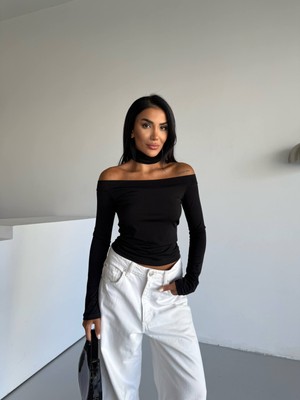 Cuyka Kadın Boyunluklu Omuz Açık Sandy Kumaş Bluz