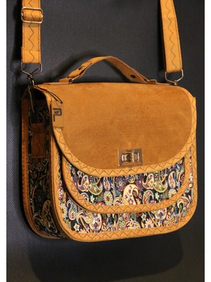 Pujiva Büyük Boy-Etnik Desenli, Fermuarlı, Kilitli, Desenli, Suet Kapaklı El ve Omuz Askılı Çanta, E:26 B:20