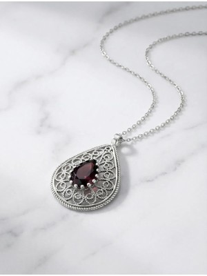 Arvenia Silver Damla Formlu Dantel Desenli Kırmızı Taşlı Kadın 925 Ayar Gümüş Kolye