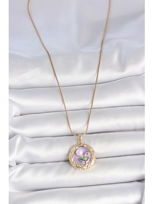 316L Çelik Gold Renk Zincir Mor Çiçek Işlemeli Inci Detay Potre Model Kadın Kolye