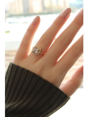 Gold Baget ve Zirkon Taşlı Kare Yüzük