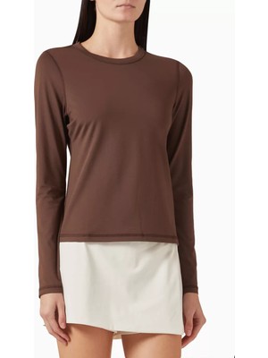 Lüks Yuvarlak Yaka Üst. Esnek & Nefes Alabilen, Günlük Konfor