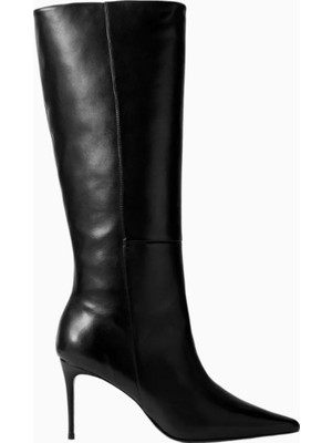 Black Suede Studio Kath 80 Siyah Deri Sivri Burun, El Yapımı Şık Diz Altı Topuklu Çizme