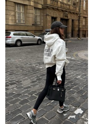 Le'sluette Kadın Oversize %100 Pamuk Baskılı Sweatshirt Pilates Health Is Wealth Beyaz