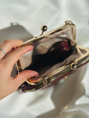 İndigo Konsept Estela Öpücük Kilitli Çok Gözlü Kadın Omuz Çantası