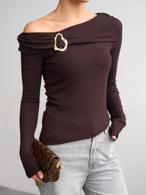 Betül Nayır Aksesuar Detaylı Asimetrik Bluz - Acı Kahve