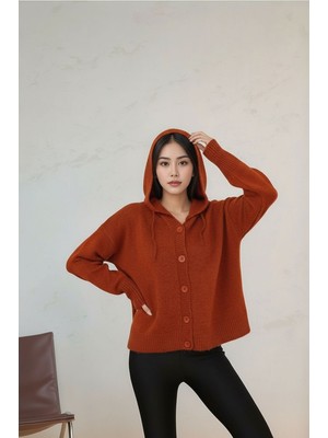 Mamayaga Kadın Kapüşonlu Önden Düğmeli Yumoş Triko Spor Şık Tesettüre Uygun Kışlık Ceket