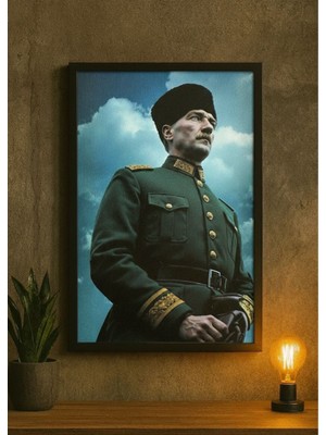 Mustafa Kemal Atatürk Askerî Üniformalı Klasik Portre Tablo (Çerçeveli)