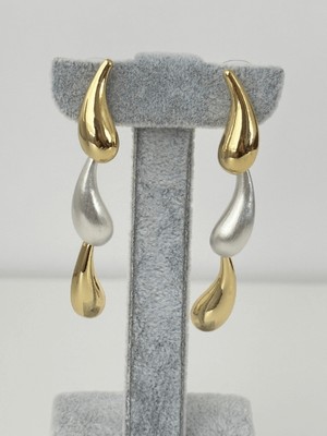 Calista Aksesuar Beyaz ve Altın Renkli Ince Damla Şekilli Küpe