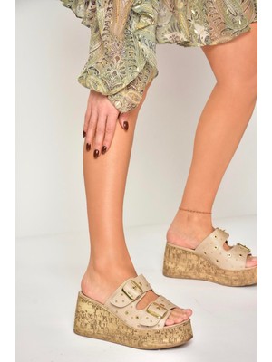 Fox Shoes U996753509 Bej Dolgu Topuklu Kadın Ayakkabı