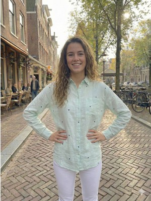 3039 Kalp Desenli Etek Ucu Yırtmaçlı Dar Kesim Pamuk Kadın Gömlek