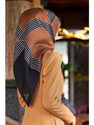 Vissona %100 Twill Ipek Geometrik Desenli Bakır Renkli 90X90 Eşarp Dikim Şekli : El Dikişi