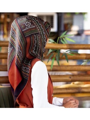 Vissona % 57 Ipek % 43 Viskon Twill Ipek Etnik Desenli Taba - Haki Renkli 90X90 Eşarp Dikim Şekli : El Dikiş