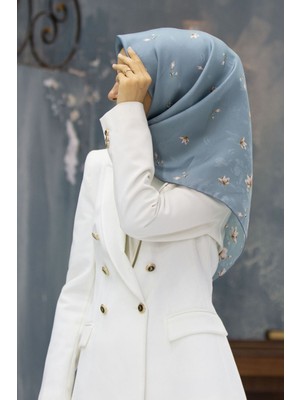 Vissona % 57 Ipek % 43 Viskon Twill Ipek Çiçek Desenli Petrol Yeşili Renkli 90X90 Eşarp Dikim Şekli : El Di