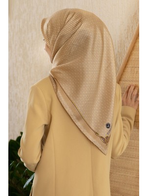 Vissona %100 Twill Ipek Minik Motif Desenli Bej - Krem Renkli 90X90 Eşarp Dikim Şekli : El Dikişi