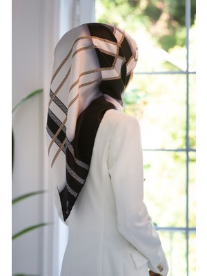 Vissona %100 Twill Ipek Geometrik Desenli Siyah - Krem Renkli 90X90 Eşarp Dikim Şekli : El Dikişi