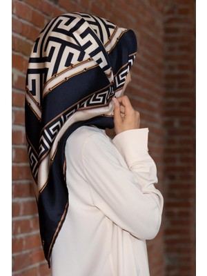 Vissona %100 Twill Ipek Labirent ve Geometrik Desenli Lacivert - Krem Renkli 90X90 Eşarp Dikim Şekli : El Di