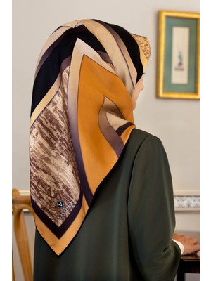 Vissona %100 Twill Ipek Dokulu ve Geometrik Desenli Taba - Siyah Renkli 90X90 Eşarp Dikim Şekli : El Dikişi