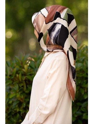 Vissona %100 Twill Ipek Geometrik Desenli Bakır - Haki Renkli 90X90 Eşarp Dikim Şekli : El Dikişi