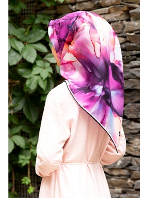 Vissona %100 Twill Ipek Batik Çiçek Desenli Mürdüm - Indigol Renkli 90X90 Eşarp Kenar Dikiş Şekli El Dikişli